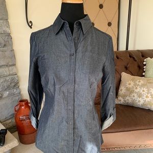 🎀 The Limited Denim Button Down - NWT Size Small